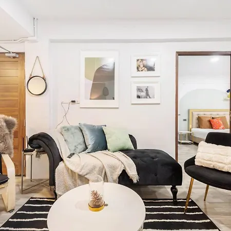Cozy House Chatuchak Market, 12Pp