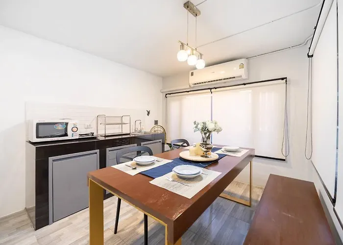 Spacious 4br Family Chatuchak Market 12 Sleeps Bangkok